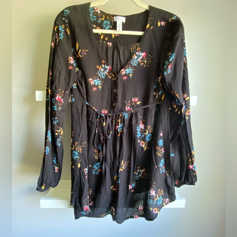 Thyme Maternity light weight floral top M